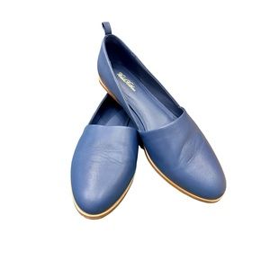 Brooks Brothers Blue Leather rounded point Toe Flats size 8